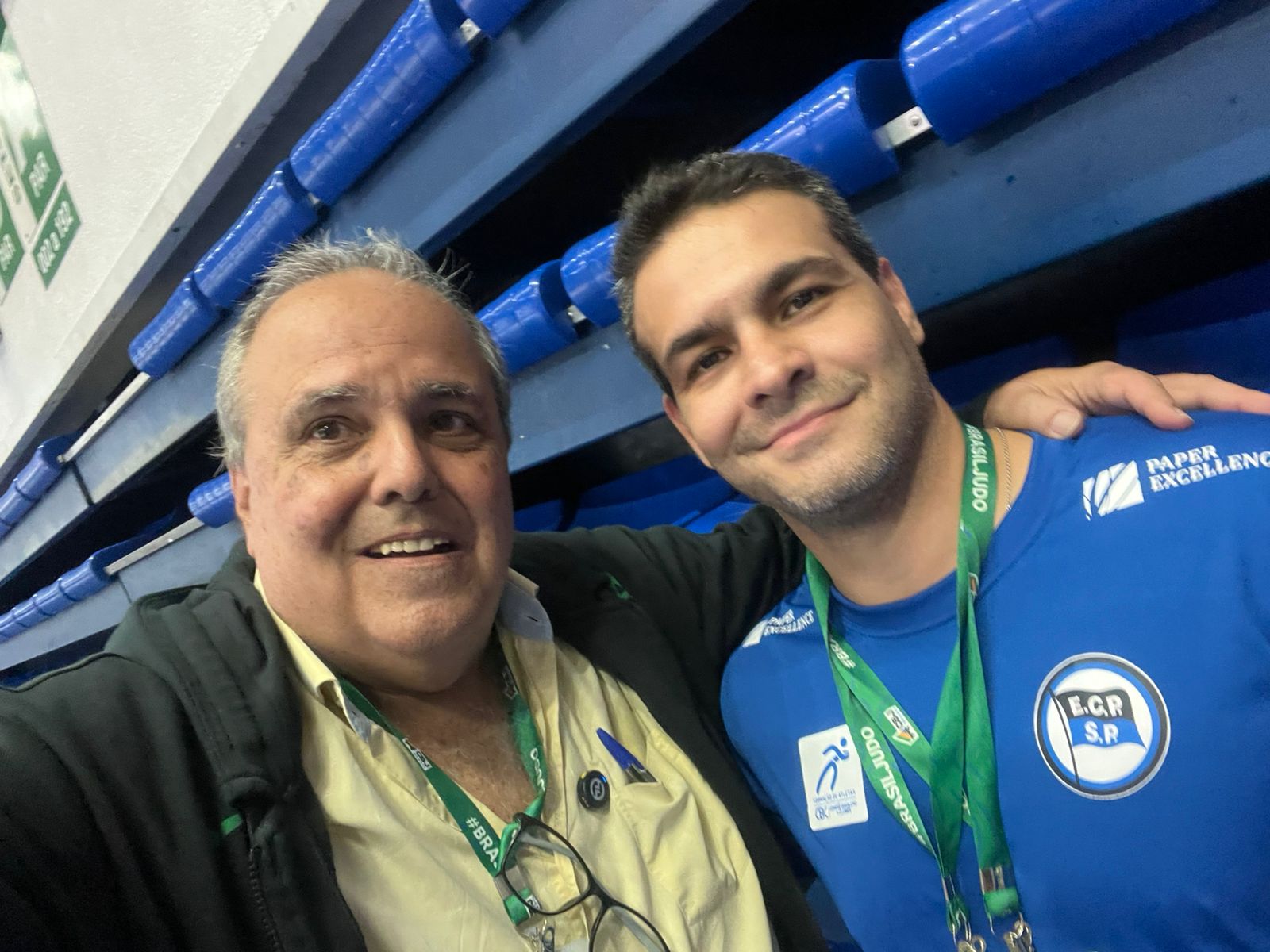 COM LEANDRO GUILHEIRO